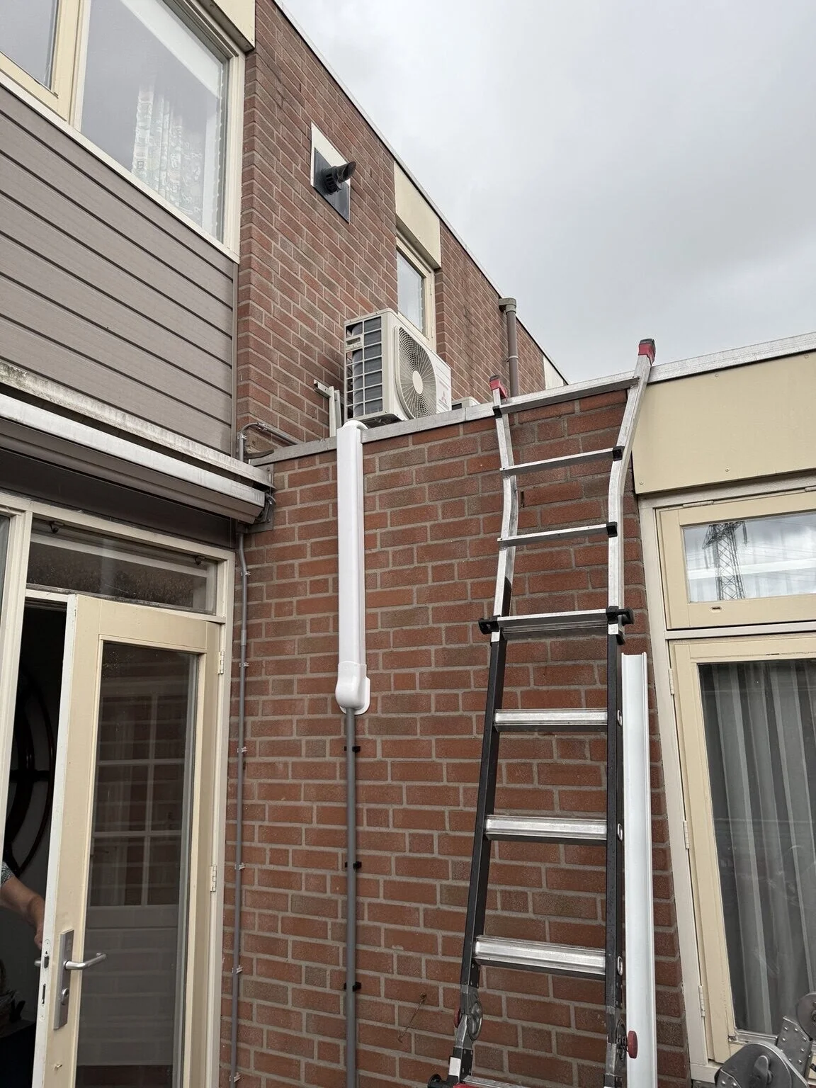 Tweede binnenunit van de airco-installatie op één adres